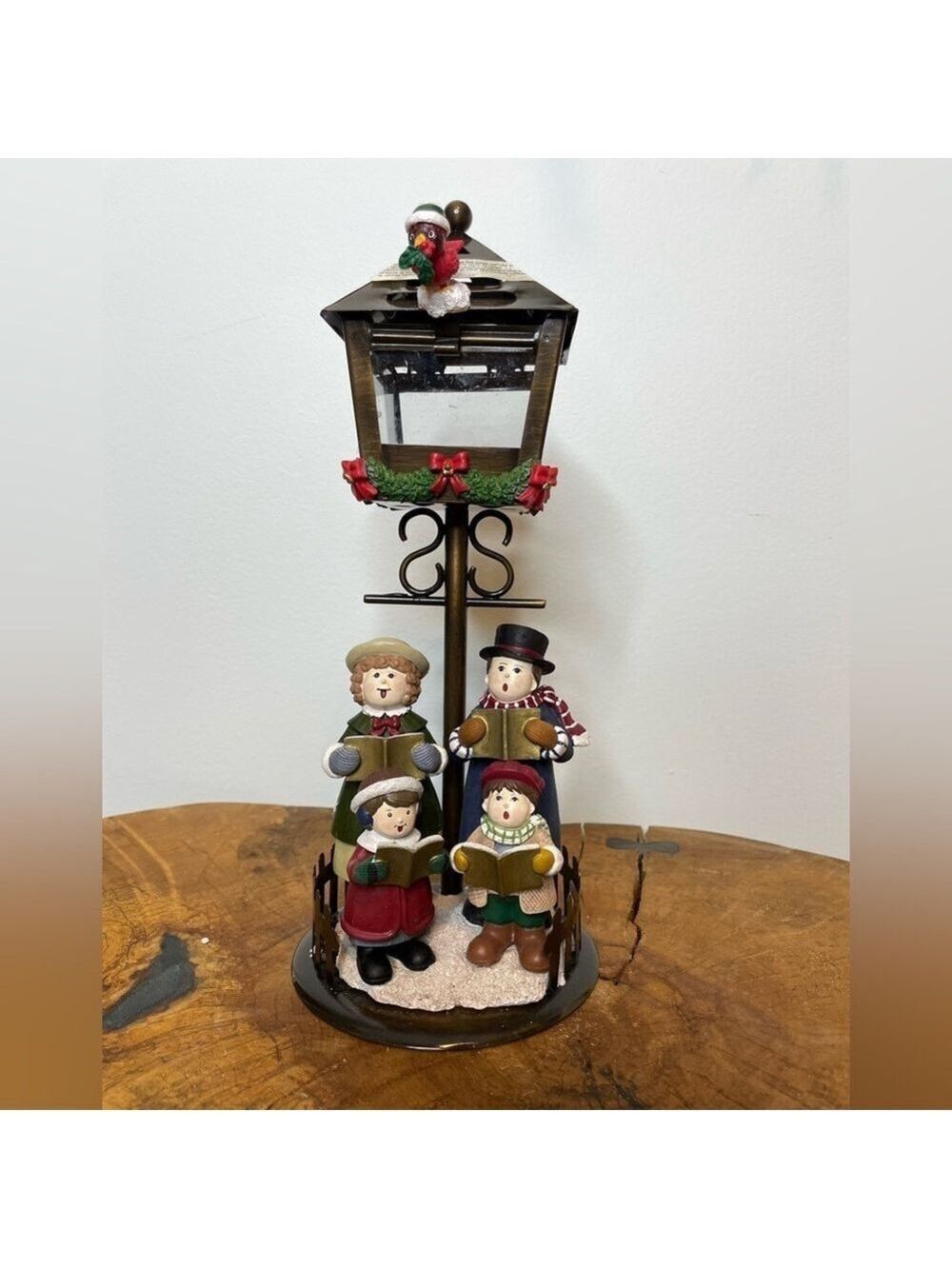Vintage Street Lamp Christmas Carollers Tealight Holder